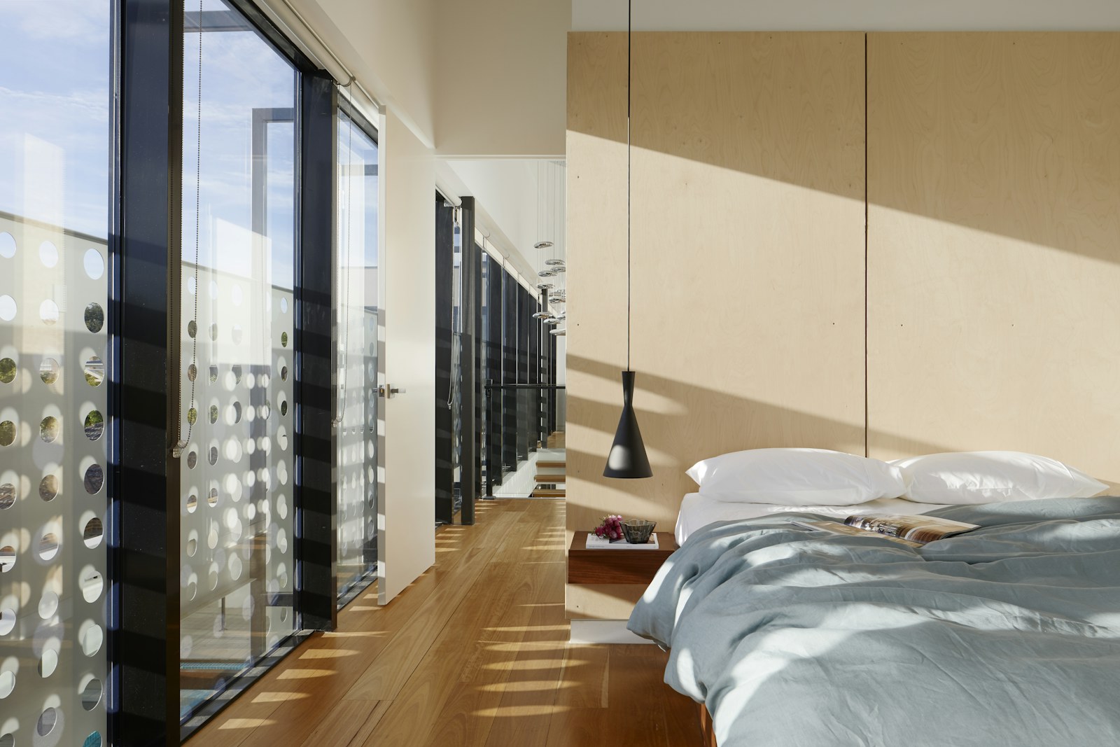 Skyscape Hotel, Metsäniemi
